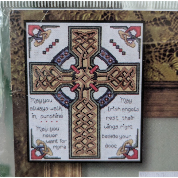 Celtic Cross Counted Cross Stitch Kit New Embroidery 2417 Design Works 8 x 10 - Picture 2 of 6